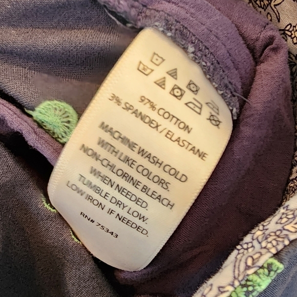 Cambridge Dry Goods embroidered bicycle shorts. Blue/green. Women's size 2 - Picture 4 of 15